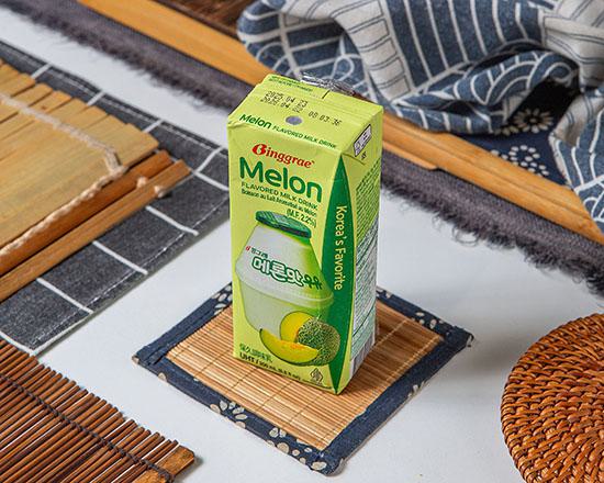 金屋炸雞 汐止連興店 哈密瓜牛奶 550X440.jpg 的副本